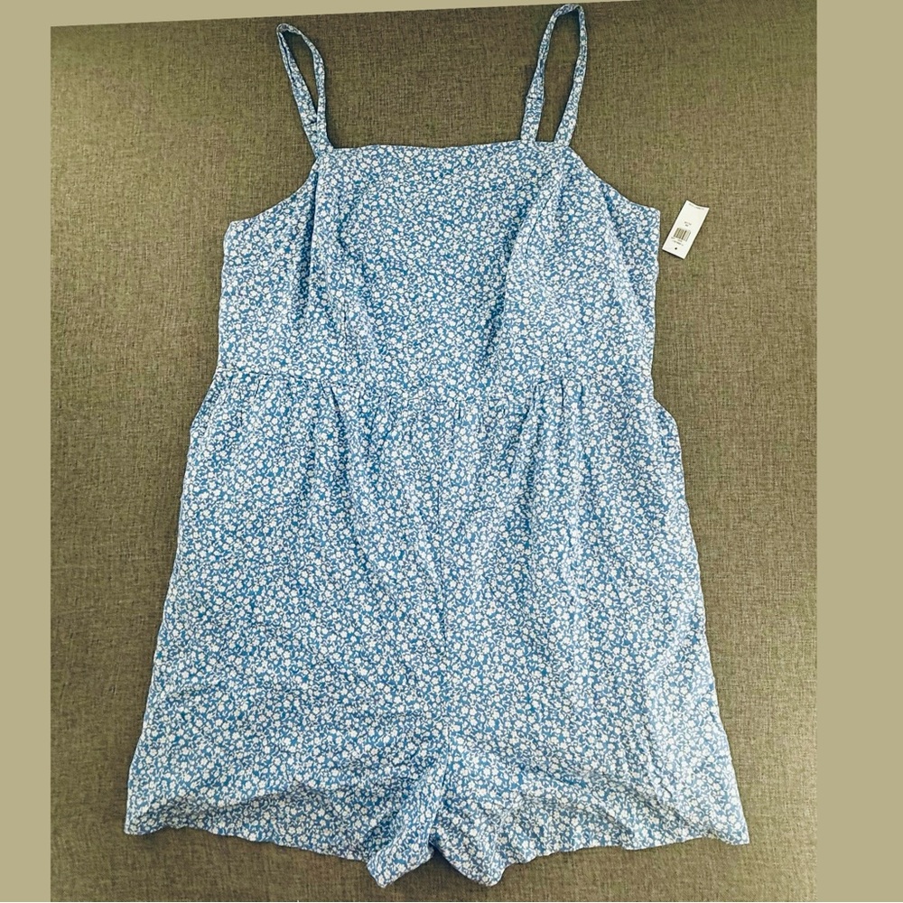 New Old Navy Womens Romper Blue & White Floral Plus 2X Rayon/ Viscose Strappy